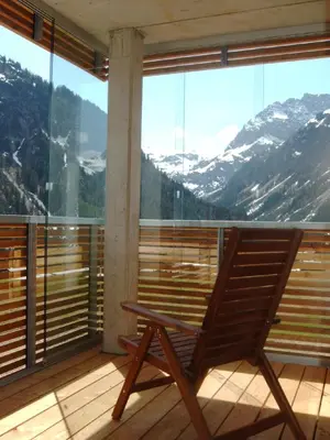 Ein allgemeiner Bergblick oder ein Berglick von der Ferienwohnung aus