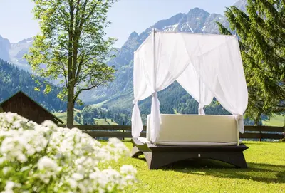Ein allgemeiner Bergblick oder ein Berglick von des Hotels aus