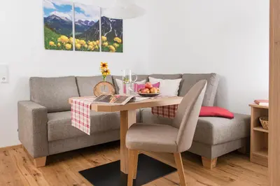 Ein Sitzbereich in der Unterkunft Ferienhaus Kessler