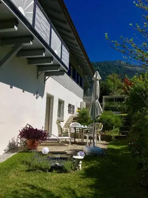 Ein allgemeiner Bergblick oder ein Berglick von der Ferienwohnung aus
