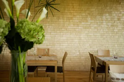 Ein Restaurant oder anderes Speiselokal in der Unterkunft Hotel Alpenrose Ebnit