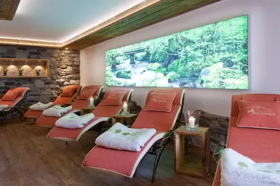 Ein Sitzbereich in der Unterkunft Hotel Steinbock