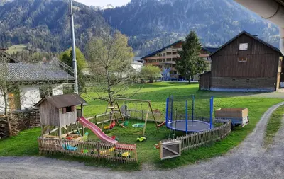 Ein Kinderspielbereich in der Unterkunft Apartments Hänsler