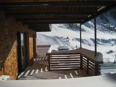 Chalet Hus Hörili im Winter