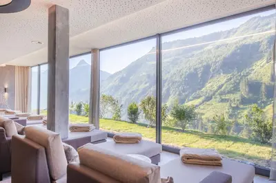 Ein allgemeiner Bergblick oder ein Berglick von des Hotels aus