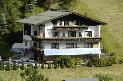 Das Gebäude in dem sich die Pension befindet
