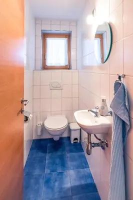Ein Badezimmer in der Unterkunft Haus Rothorn