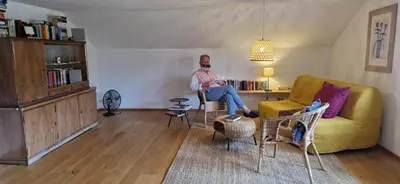 Ein Sitzbereich in der Unterkunft Haus zum Kranich, traditionelles, charmantes, ehemaliges Bauerngasthaus