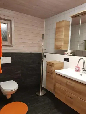 Ein Badezimmer in der Unterkunft Panorama Chalet Montafon
