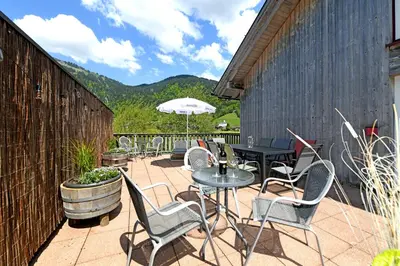 Ein allgemeiner Bergblick oder ein Berglick von der Ferienwohnung aus