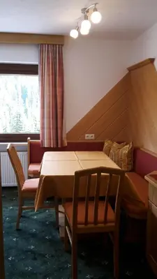 Ein Sitzbereich in der Unterkunft Haus Jehle