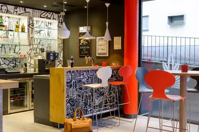 Lounge oder Bar in der Unterkunft Hotel Ibis Bregenz