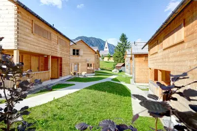 Ein allgemeiner Bergblick oder ein Berglick von des Ferienhauses aus