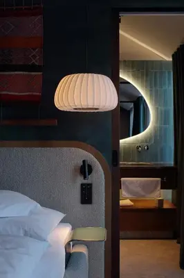 Ein Bett oder Betten in einem Zimmer der Unterkunft NEW Hotel Kristberg in Lech - new opening since December 2025