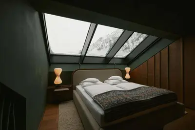 Ein Bett oder Betten in einem Zimmer der Unterkunft NEW Hotel Kristberg in Lech - new opening since December 2025