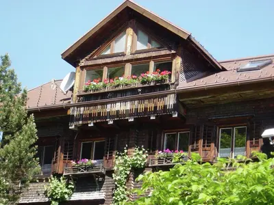 Das Gebäude in dem sich die Ferienwohnung befindet
