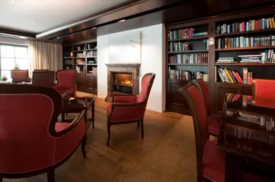 Ein Sitzbereich in der Unterkunft Hotel Sonnenburg
