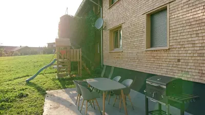 Ein Garten an der Unterkunft Hus Bündt