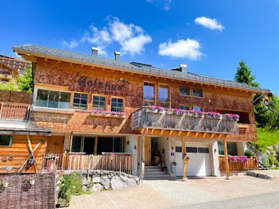 Das Gebäude in dem sich die Ferienwohnung befindet