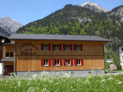 Ein allgemeiner Bergblick oder ein Berglick von der Ferienwohnung aus