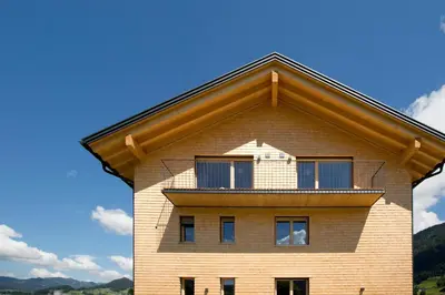 Ein allgemeiner Bergblick oder ein Berglick von der Pension aus