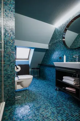 Ein Badezimmer in der Unterkunft AUGUST Dachgeschosswohnung im jüdischen Viertel