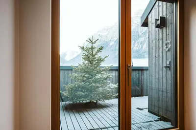 Ein allgemeiner Bergblick oder ein Berglick von der Ferienwohnung aus