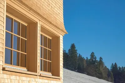 Das Gebäude in dem sich das Ferienhaus befindet