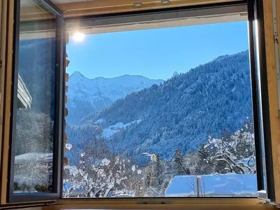 Ein allgemeiner Bergblick oder ein Berglick von der Ferienwohnung aus