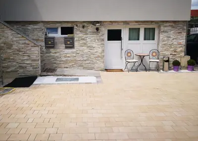 Ein Patio oder anderer Außenbereich in der Unterkunft Rheintal Zentrum