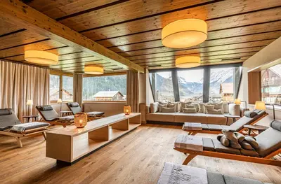 Ein Sitzbereich in der Unterkunft BOUTIQUEHOTEL das edelweiss