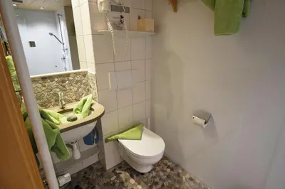 Ein Badezimmer in der Unterkunft Biobauernhof Gehrnerhof am Arlberg