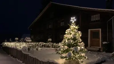 Das Gebäude in dem sich das Ferienhaus befindet