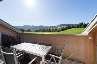 Ein allgemeiner Bergblick oder ein Berglick von der Ferienwohnung aus