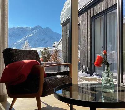 Ein allgemeiner Bergblick oder ein Berglick von der Ferienwohnung aus