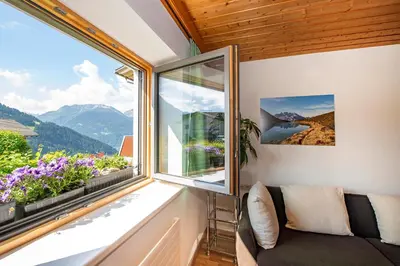 Ein allgemeiner Bergblick oder ein Berglick von der Ferienwohnung aus