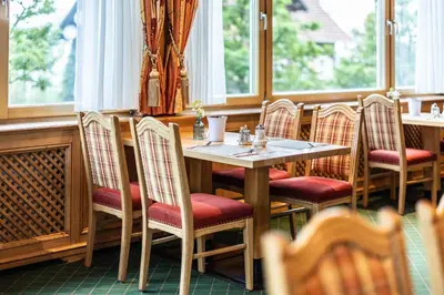 Ein Restaurant oder anderes Speiselokal in der Unterkunft Hotel Engel Alberschwende