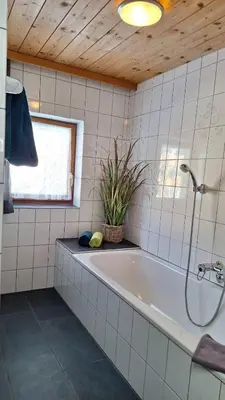 Ein Badezimmer in der Unterkunft Haus Annelies
