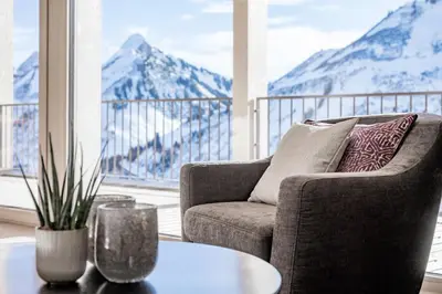 Ein allgemeiner Bergblick oder ein Berglick von der Ferienwohnung aus