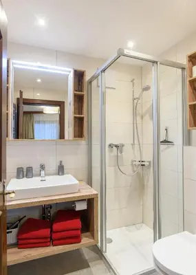 Ein Badezimmer in der Unterkunft Haus Monika