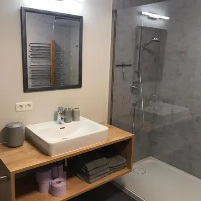 Ein Badezimmer in der Unterkunft Ferienwohnung Schnetzer Au