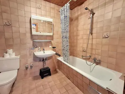 Ein Badezimmer in der Unterkunft Ferienwohnung Tschagguns Top 5