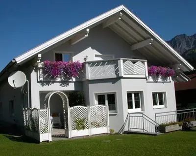 Das Gebäude in dem sich die Ferienwohnung befindet