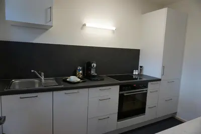 Küche/Küchenzeile in der Unterkunft WOHNUNG ERDGESCHOSS mit 3 Schlafzimmer in ruhiger Gegend