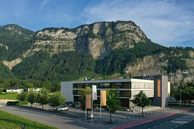 Ein allgemeiner Bergblick oder ein Berglick von des Motels aus