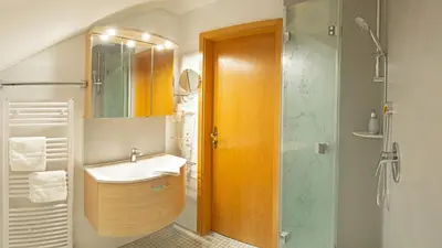 Ein Badezimmer in der Unterkunft Hotel Alte Krone