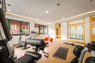 Das Fitnesscenter und/oder die Fitnesseinrichtungen in der Unterkunft Hirschen Wohlfühlhotel Bregenzerwald