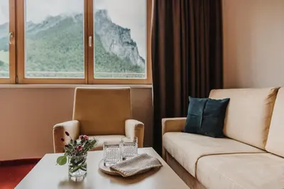 Ein allgemeiner Bergblick oder ein Berglick von des Hotels aus