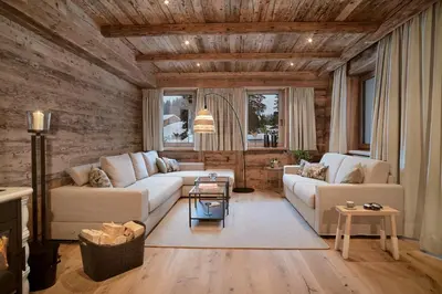 Ein Sitzbereich in der Unterkunft Berghaus Schröcken - Hotel Apartments Spa