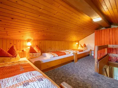 Ein Bett oder Betten in einem Zimmer der Unterkunft Monteschiel